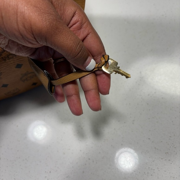 Preloved MCM Cognac hobo bag - Picture 5 of 17